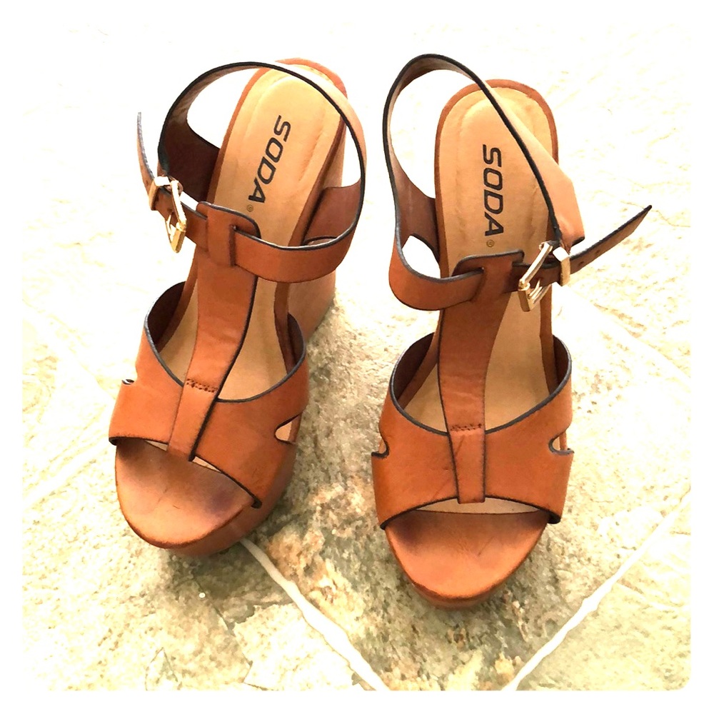 Soda sandals